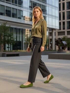 Tory Burch Minnie Travel Ballet Flats Green Suede Tonal Logo Size 7 Leather logo